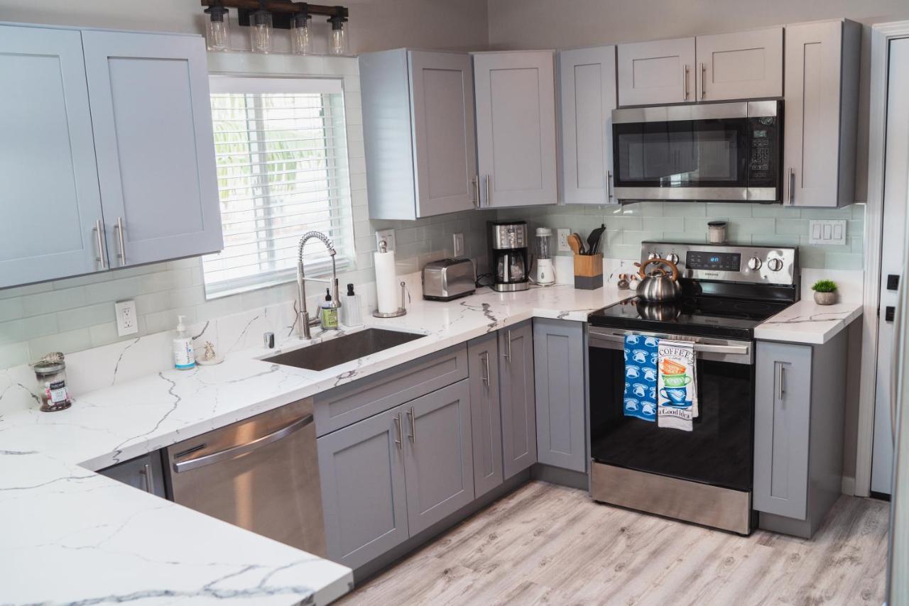 Spacious 2 Bedroom Beach House With King Suite Waianae Eksteriør billede