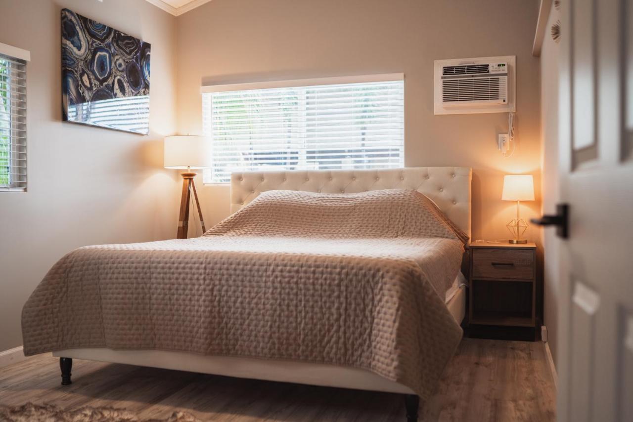 Spacious 2 Bedroom Beach House With King Suite Waianae Eksteriør billede